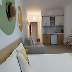 Iris *