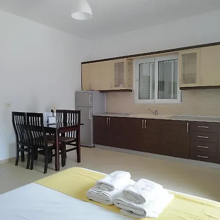 Apartman Iris *